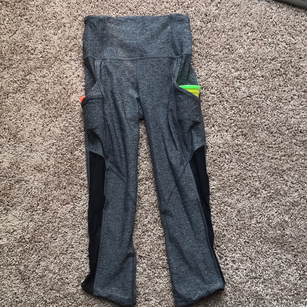 ❤️Lululemon athletica cropped legging size two - Picture 6 of 6